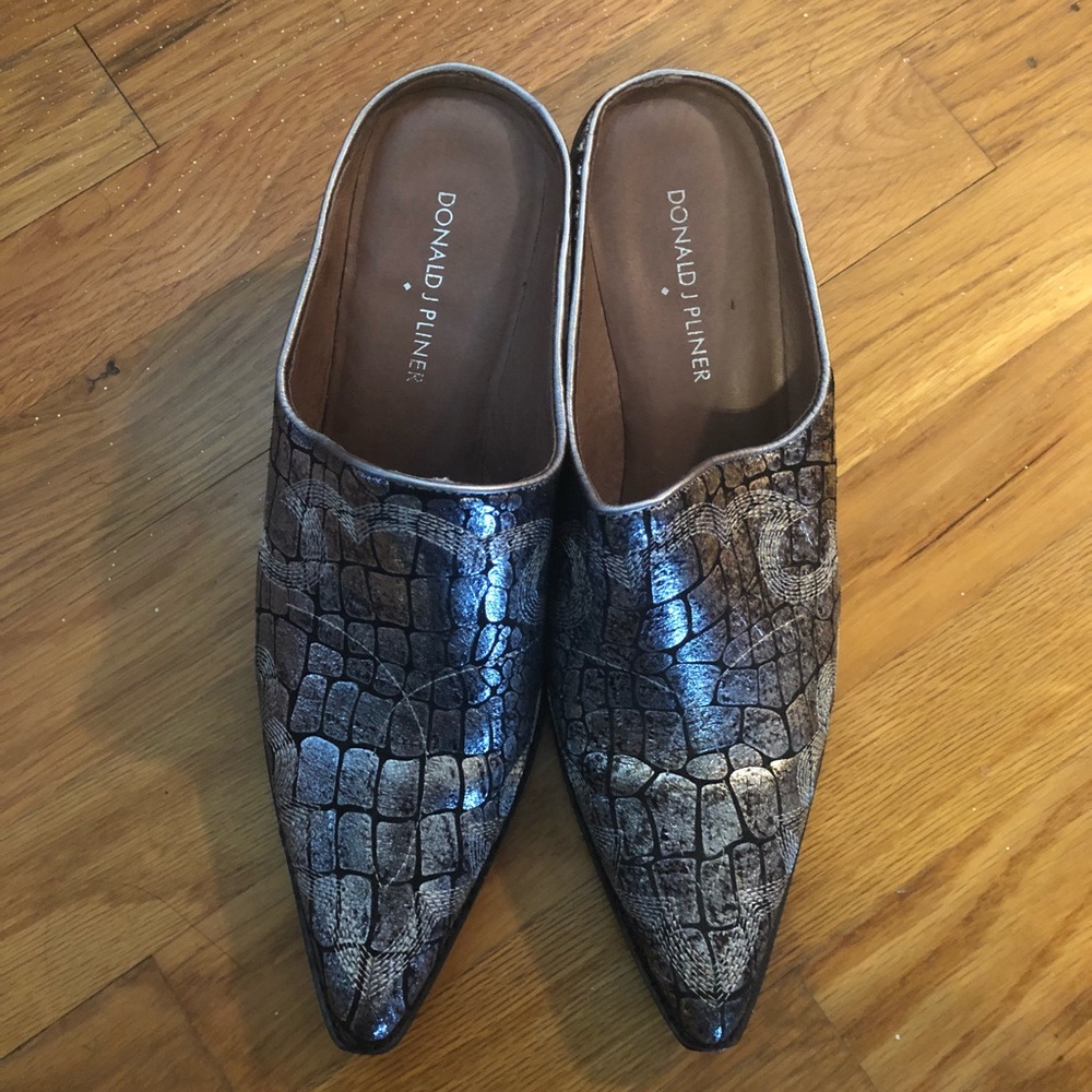 Donald Pliner Snake print mules